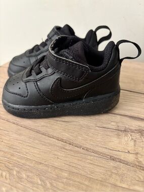 Nike Toddler Black Low-Top Sneaker with Hook-and-Loop Strap